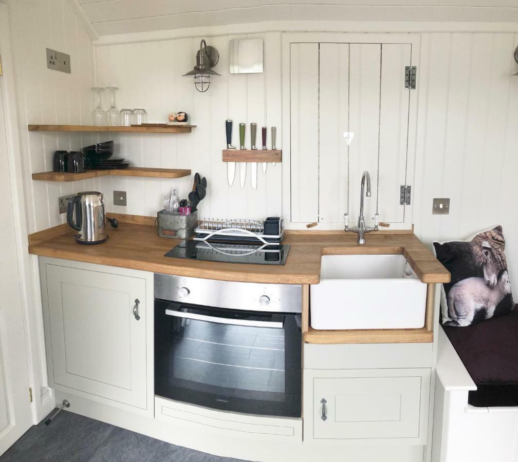 The Shepherds Hut Villa Lonmore Esterno foto
